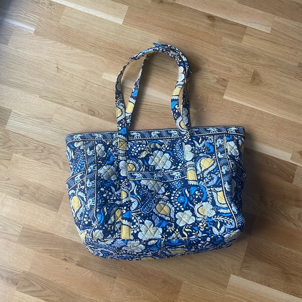 Vera Bradley large elephant bag